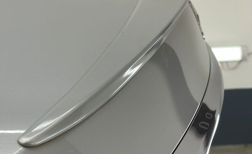 Mercedes Benz E200