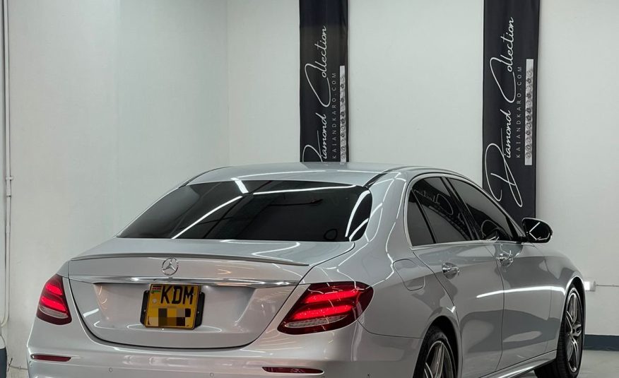 Mercedes Benz E200